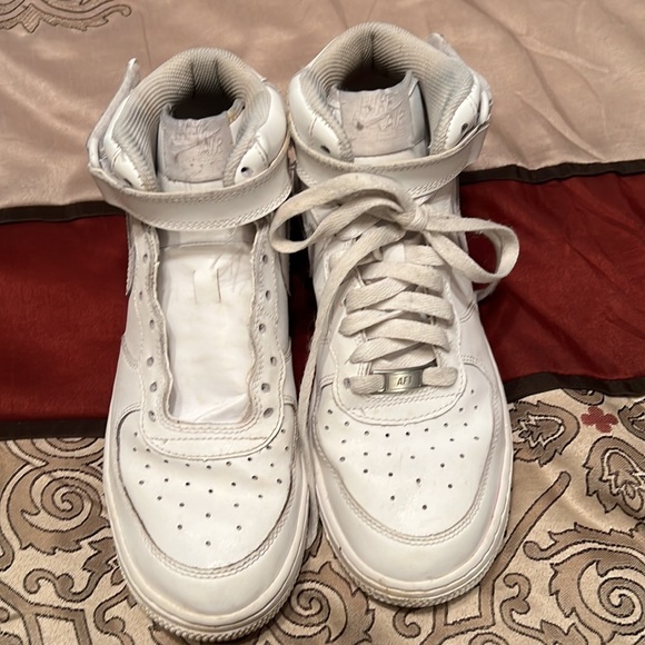 Air Force 1 Mid (GS) - Picture 4 of 10